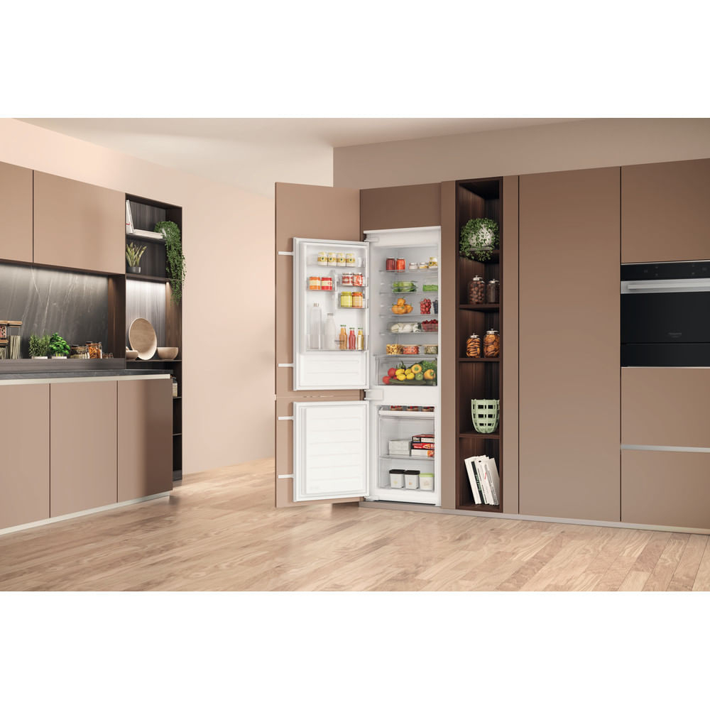 HOTPOINT-ARISTON 859991677580 - Einbaukühlschrank 273LT