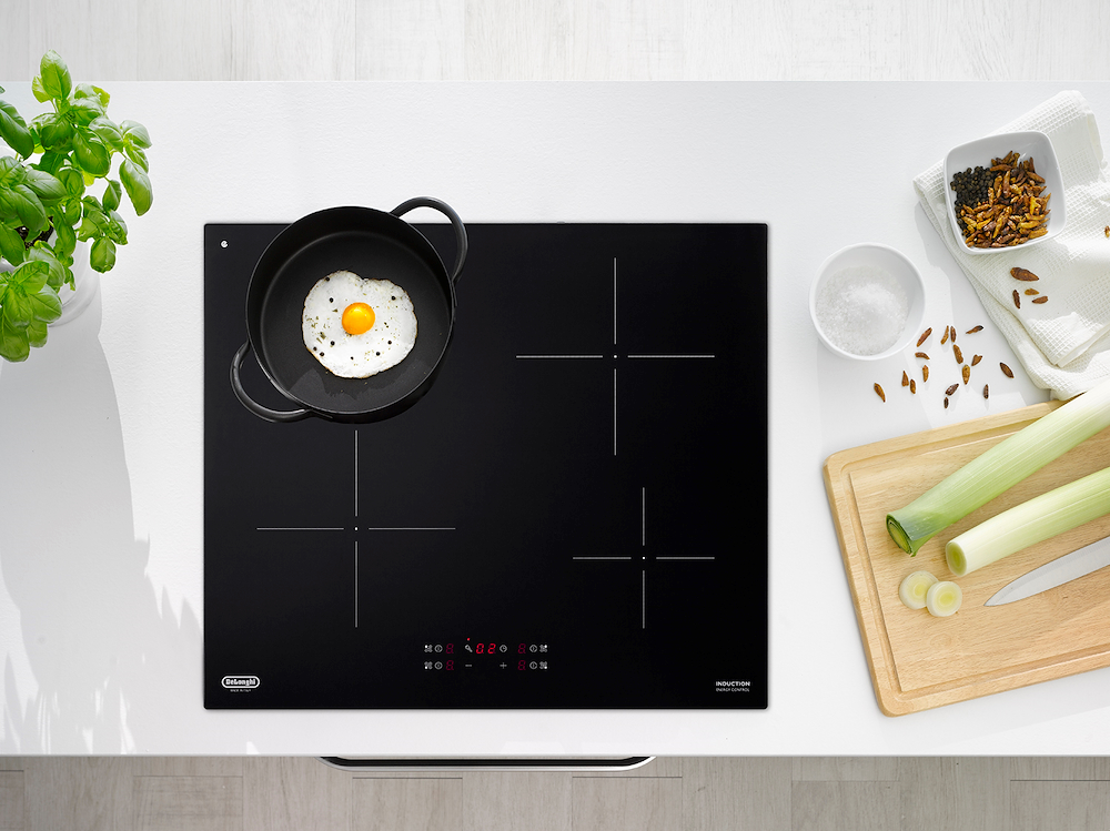 DE LONGHI PIN62 - PIN62 0554193 P.COTT.INDUZ.60CM 4ZONE TCH VETROC. FORO48CM NERO