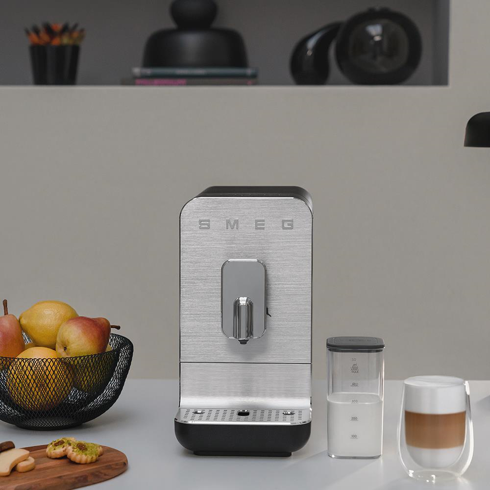SMEG BCC13BLMEU - Smeg Automatische Kaffeemaschine in Schwarz