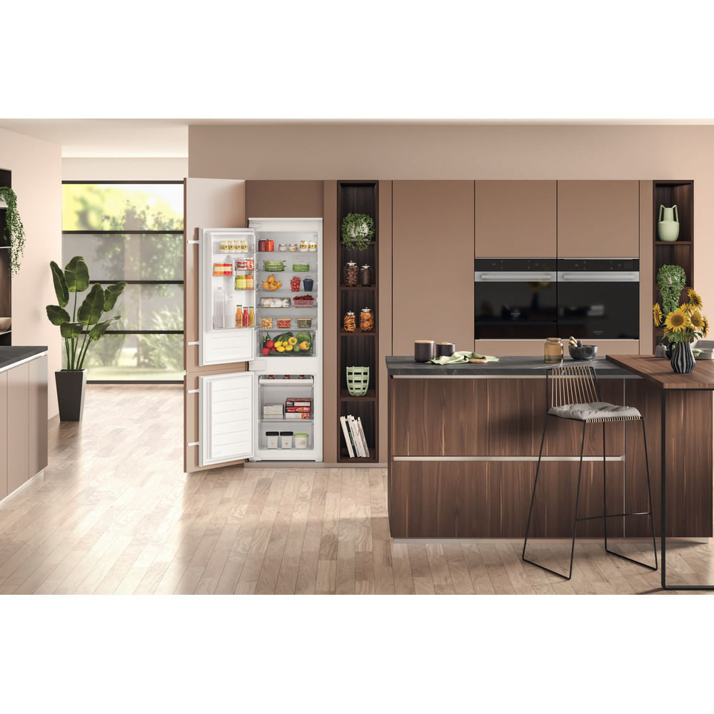 HOTPOINT-ARISTON 859991677580 - Einbaukühlschrank 273LT