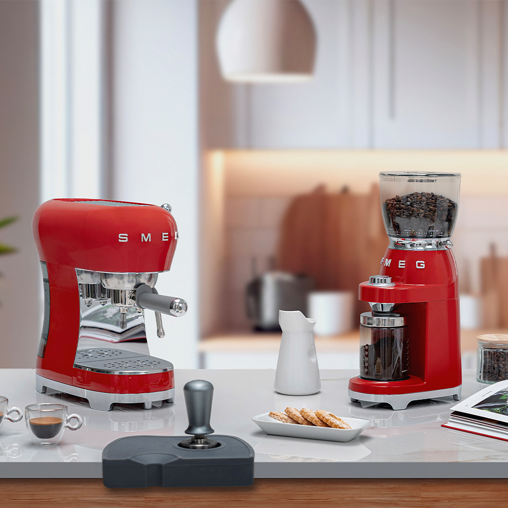 SMEG ECF02RDEU - Espressomaschine ECF02RDEU 50's Style Rot
