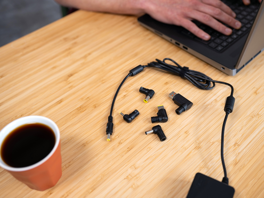 TRUST 22141 - Universal Ladegerät 70W für Laptops