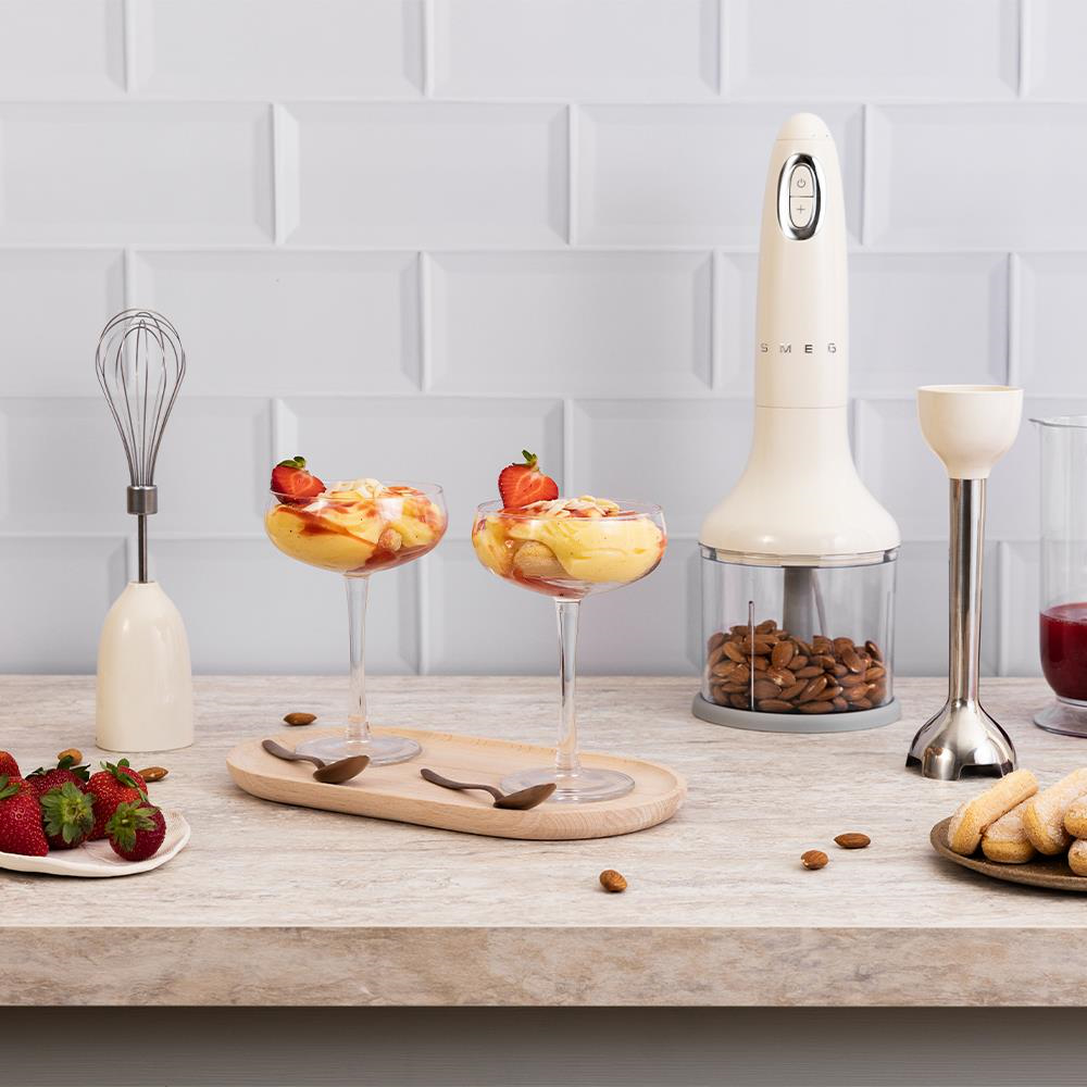 SMEG HBF03CREU - Stabmixer mit Zubehör und Sahneaufschäumer