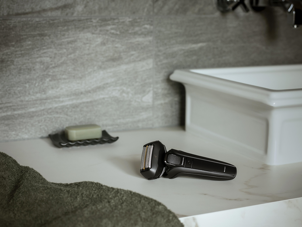 PANASONIC ESLV6UK803 - Rasierer mit 5 Klingen Wet&Dry